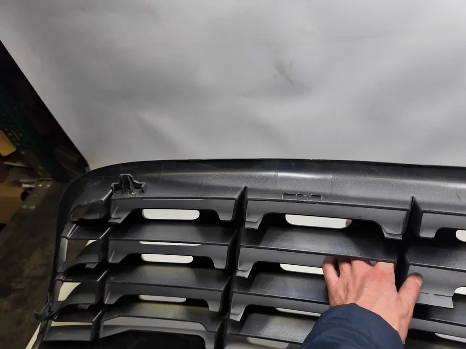 Grille Renault Master III 623100256R Gebruikt image 7