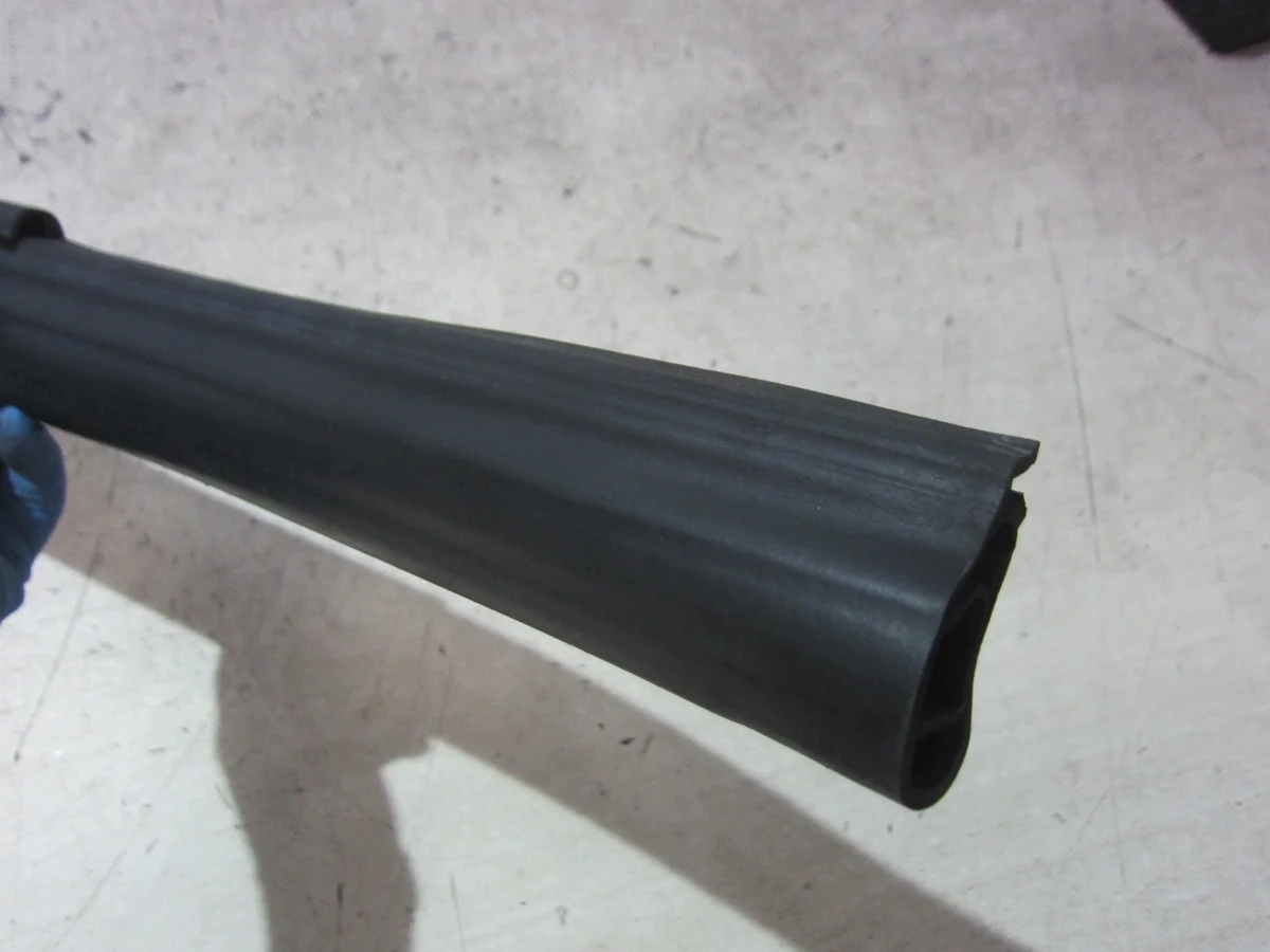 BMW X3 G01 G02 Hood Seal 7397486