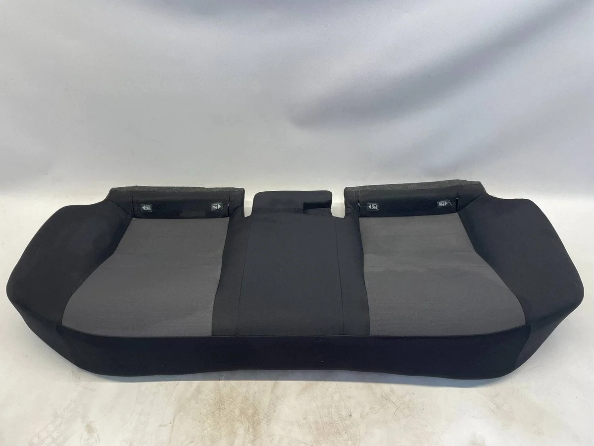 Siège de banquette arrière Toyota Avensis T27