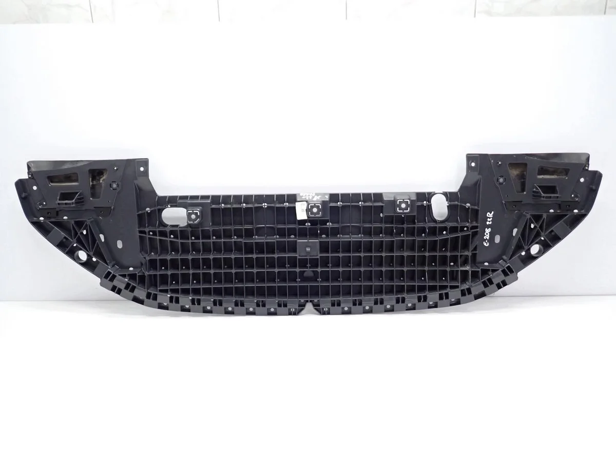 Plaque sous bouclier Peugeot 208 II 9831407380