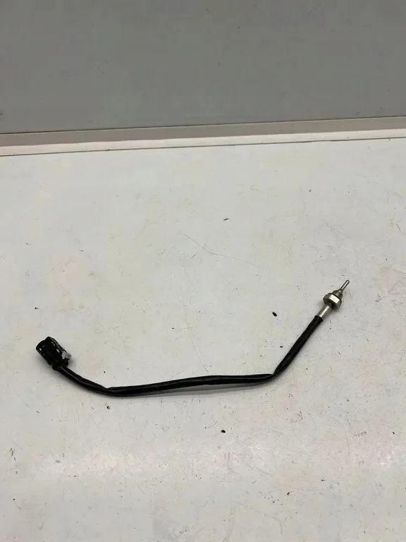 BMW G11 G30 G31 Pakokaasulämpötila-anturi 8589664