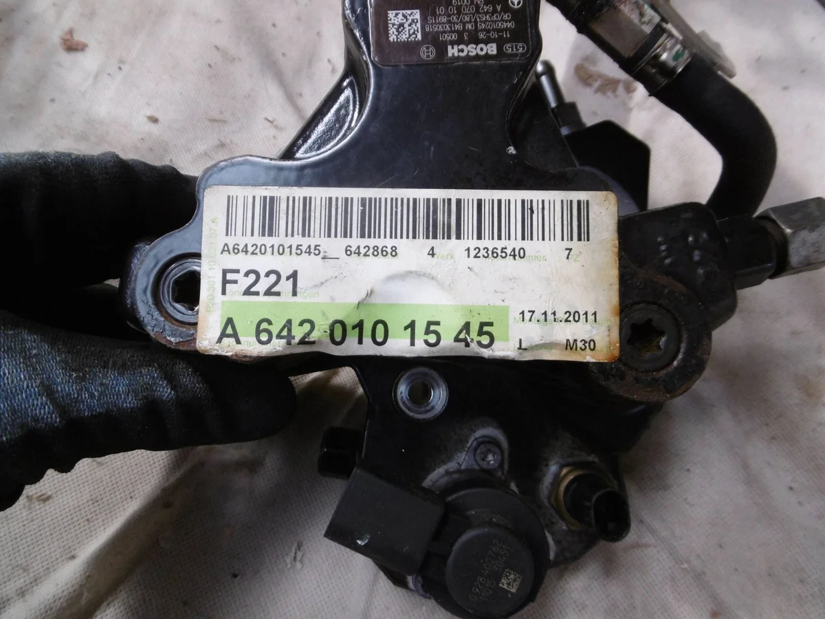 Bomba Inyectora Mercedes-Benz S W221 Usada