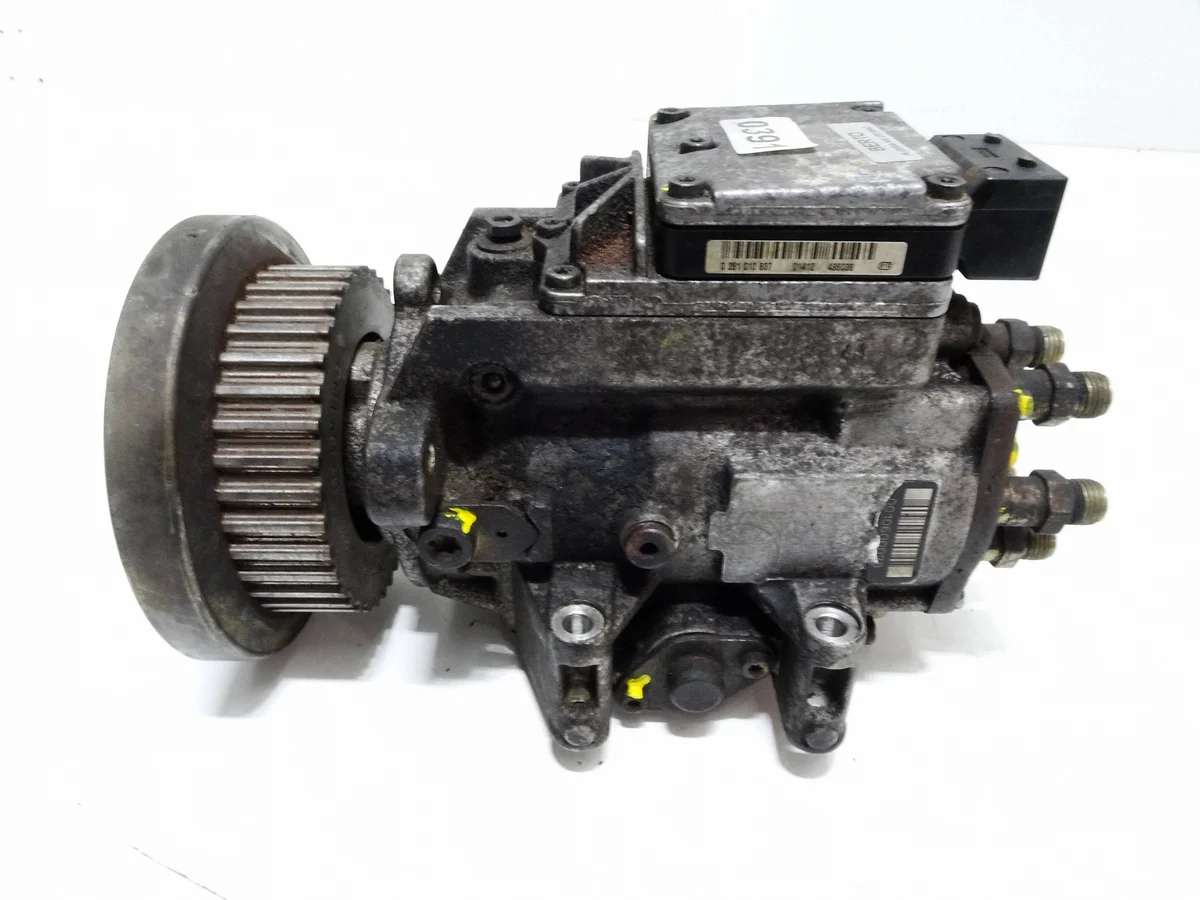 Polttoainepumppu Audi A4 B6 B7 2.5 TDi