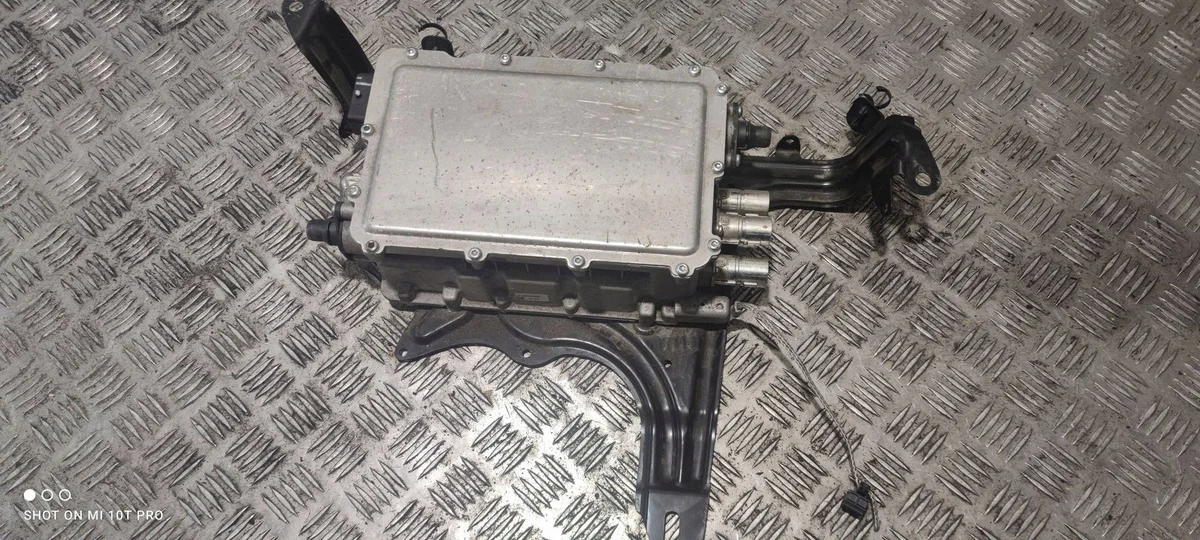 Invertteri BMW X5 F15 8741470