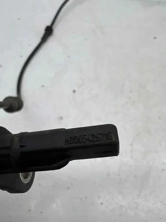 Sensor ABS Mercedes-Benz A0065426718 Usado image 5