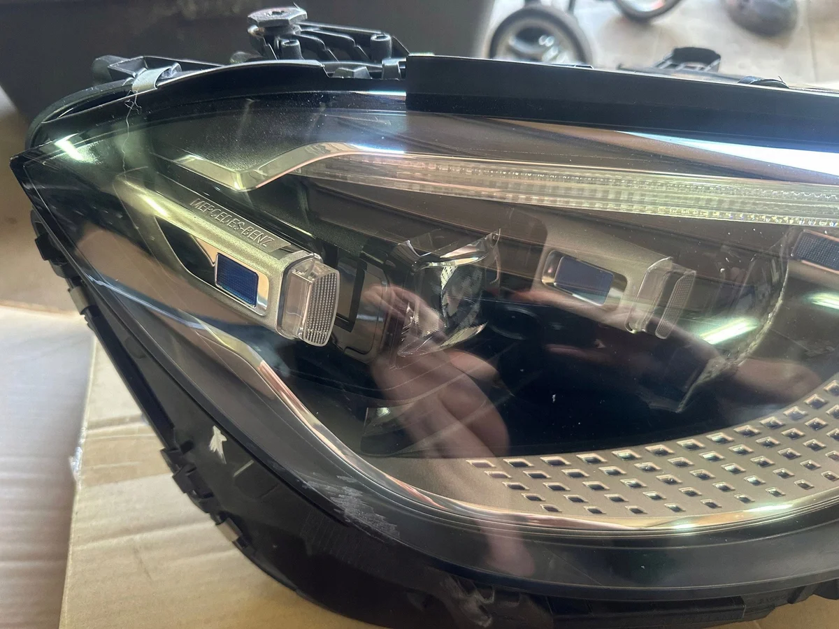 MERCEDES S W223 A2239065404 etuvalo oikea