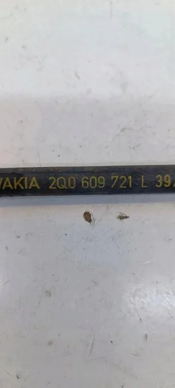 Skoda Scala 2020 takajarruvaijerit oikea image 5