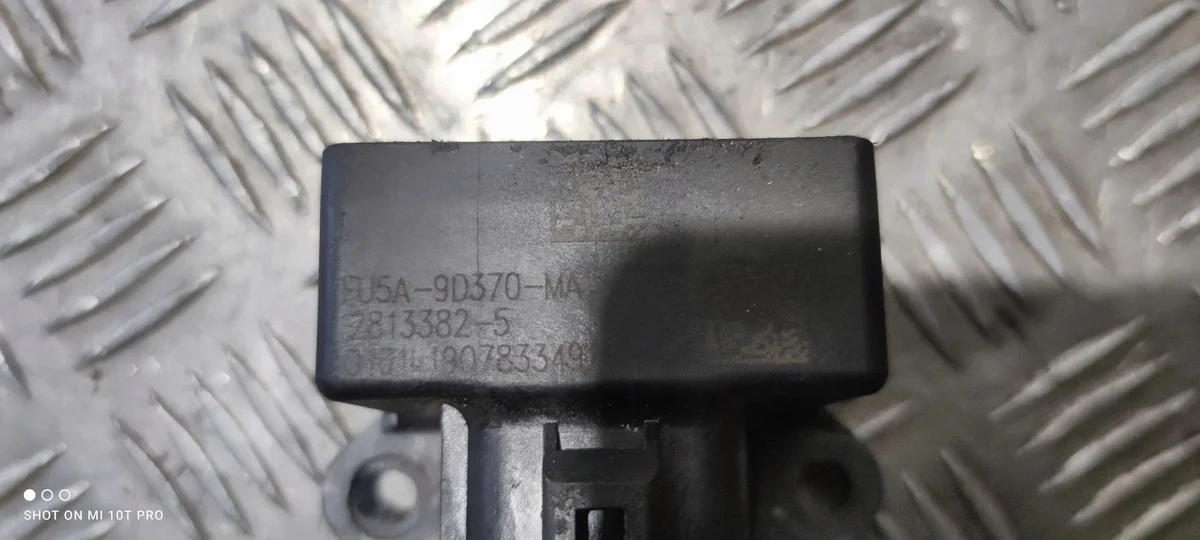 Fuel Pump Control Module Ford Explorer V image 3