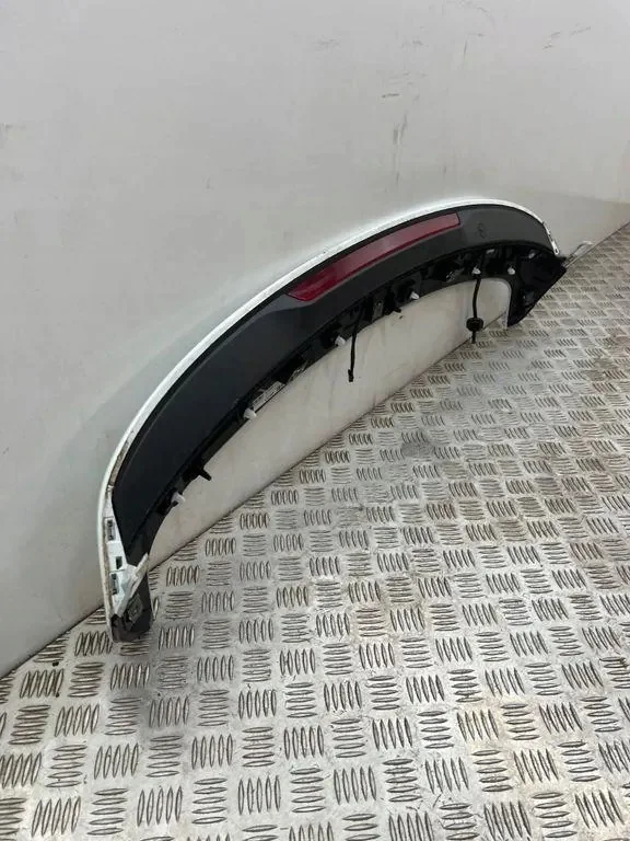 Alerón Maletero Renault Clio V 2022 Usado image 5