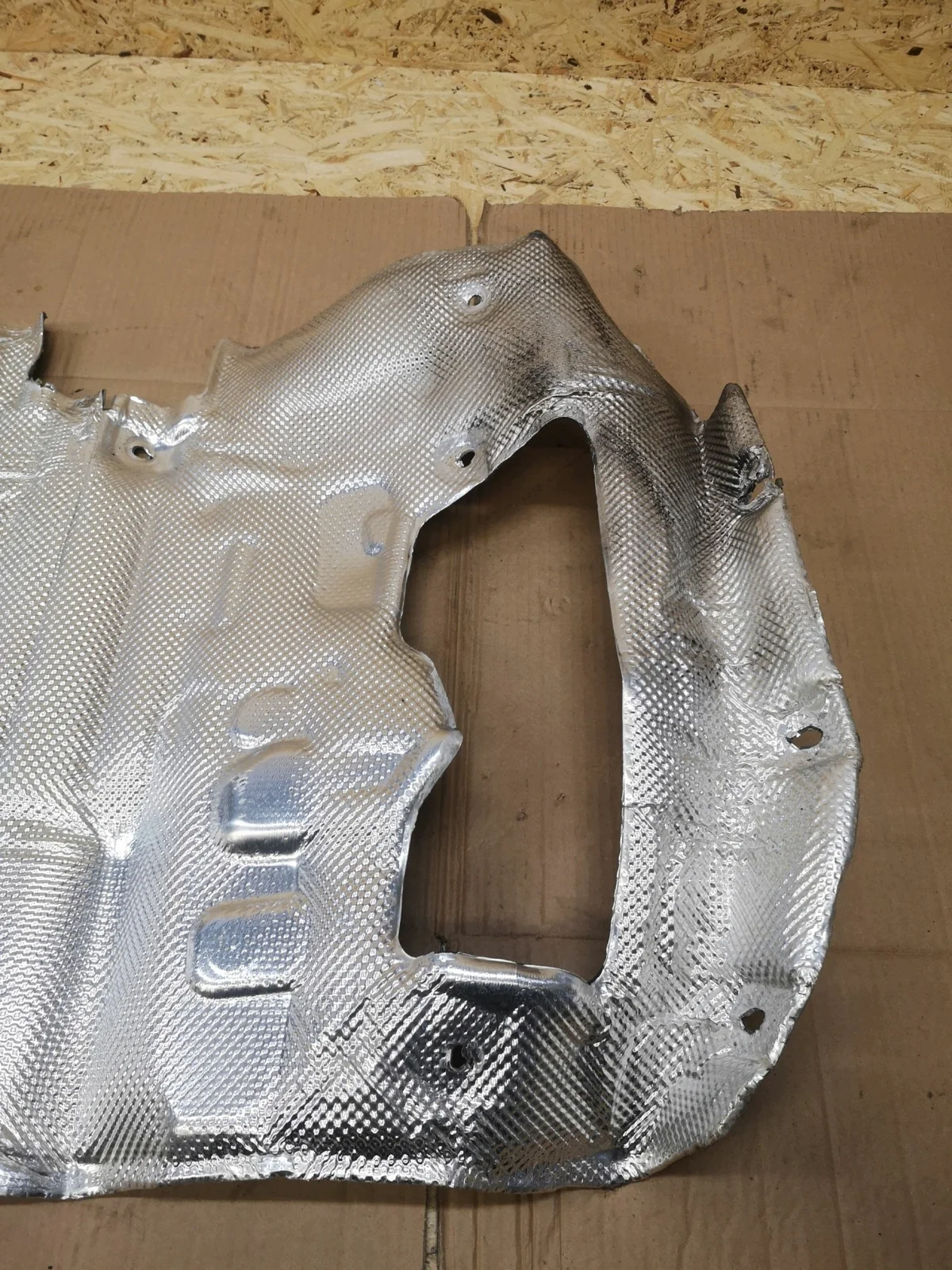 Audi A5 8W Escudo Térmico Túnel 8W0803979F image 3