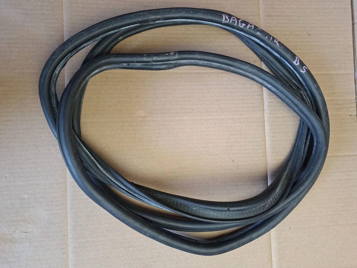 Joint coffre VW Passat B5.5 Arrière OEM DUJ1015