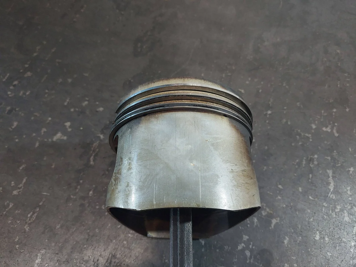 Pistón con biela BMW E34 525i M20B25 image 9