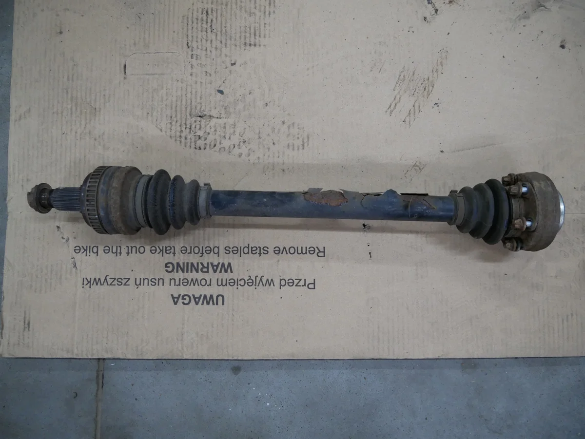 Demi-arbre arrière gauche BMW E87 N43