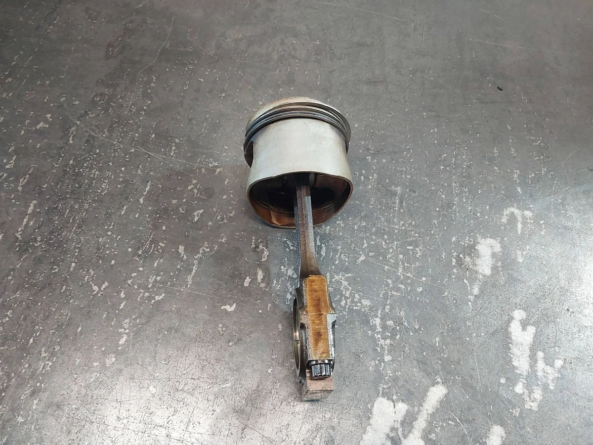 Pistón con biela BMW E34 525i M20B25 image 5