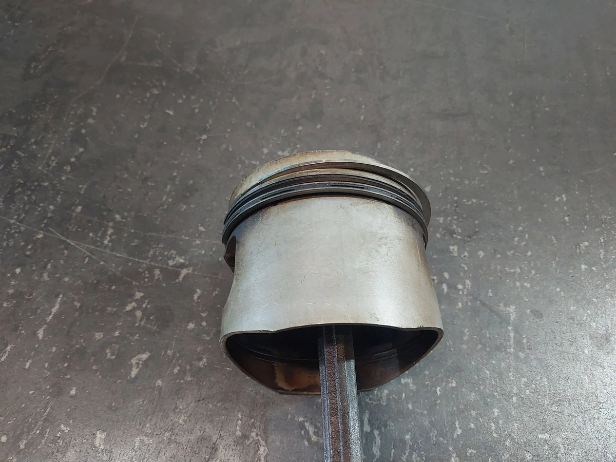 Pistón con biela BMW E34 525i M20B25 image 6