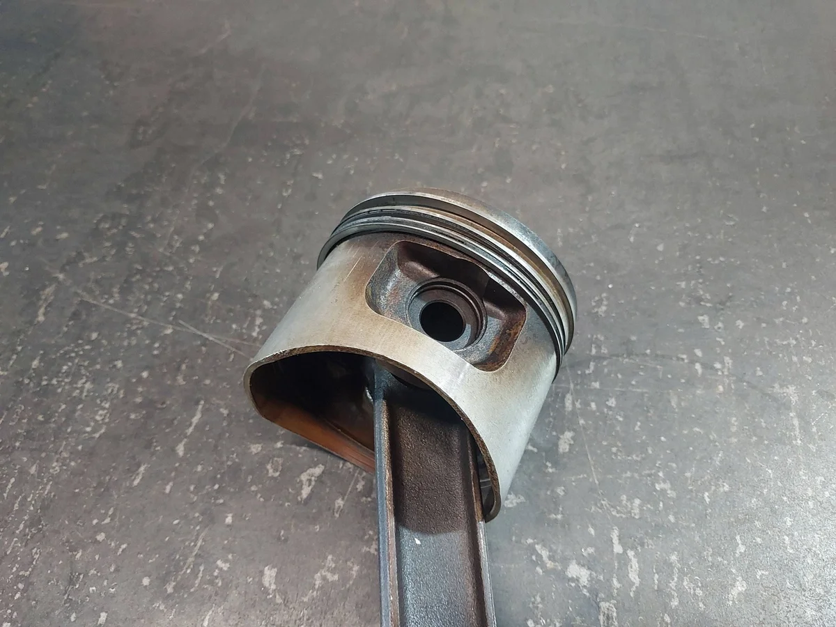 Pistón con biela BMW E34 525i M20B25 image 8