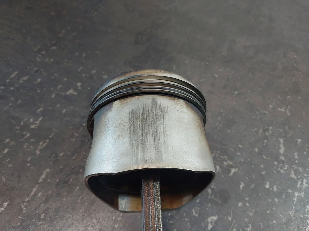 Pistón con biela BMW E34 525i M20B25 image 10