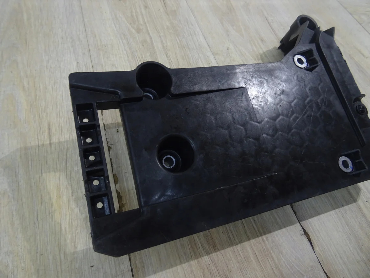 Audi Q3 83A Support Batterie 5QJ907509 image 10