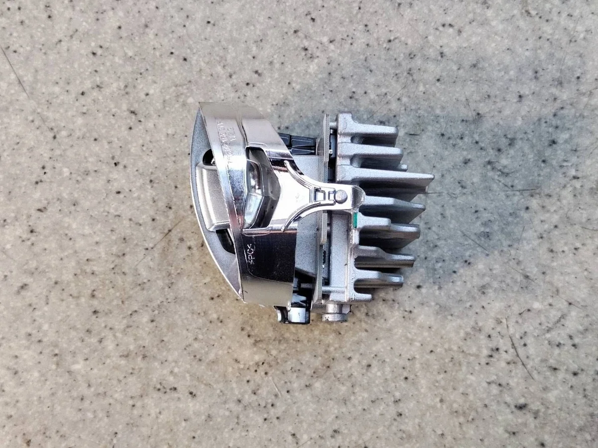 Reflektor LED BMW X6 F16 Begagnad