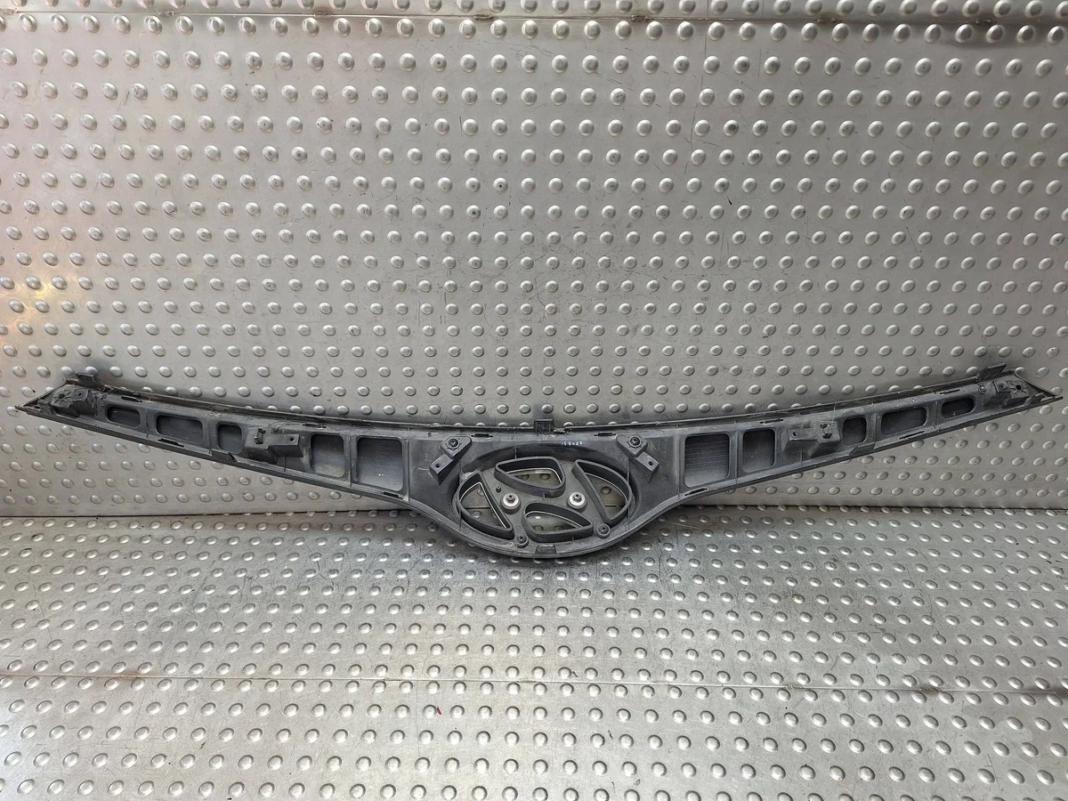 Kühlergrill Hyundai i20 I 12-14 gebraucht image 4