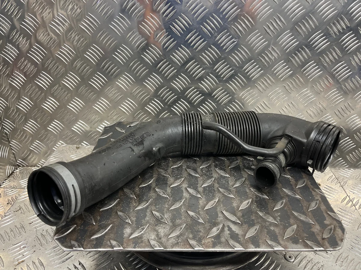 Luftintagsrör VW Golf 5 Plus 1K0129684