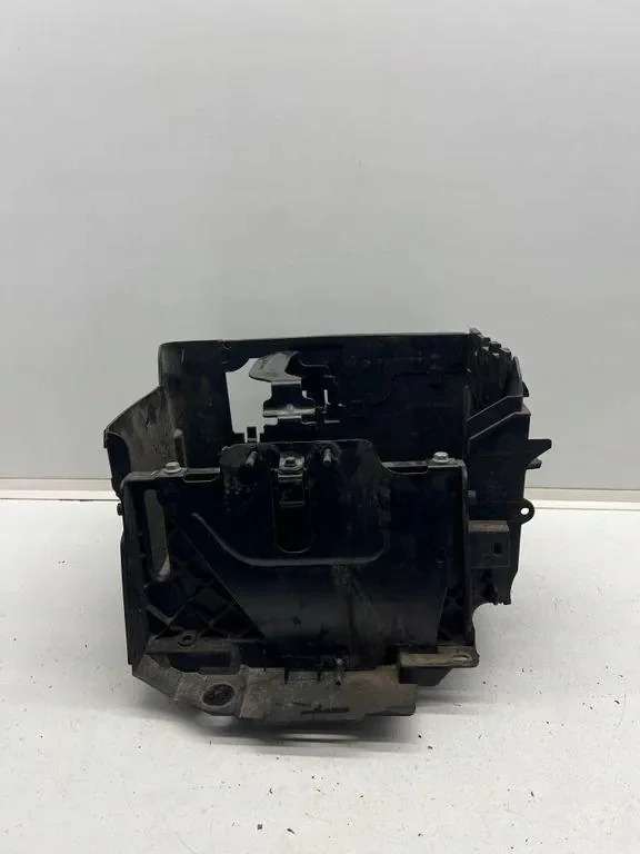 Boîtier de batterie Renault Trafic III LIFT 244287528R
