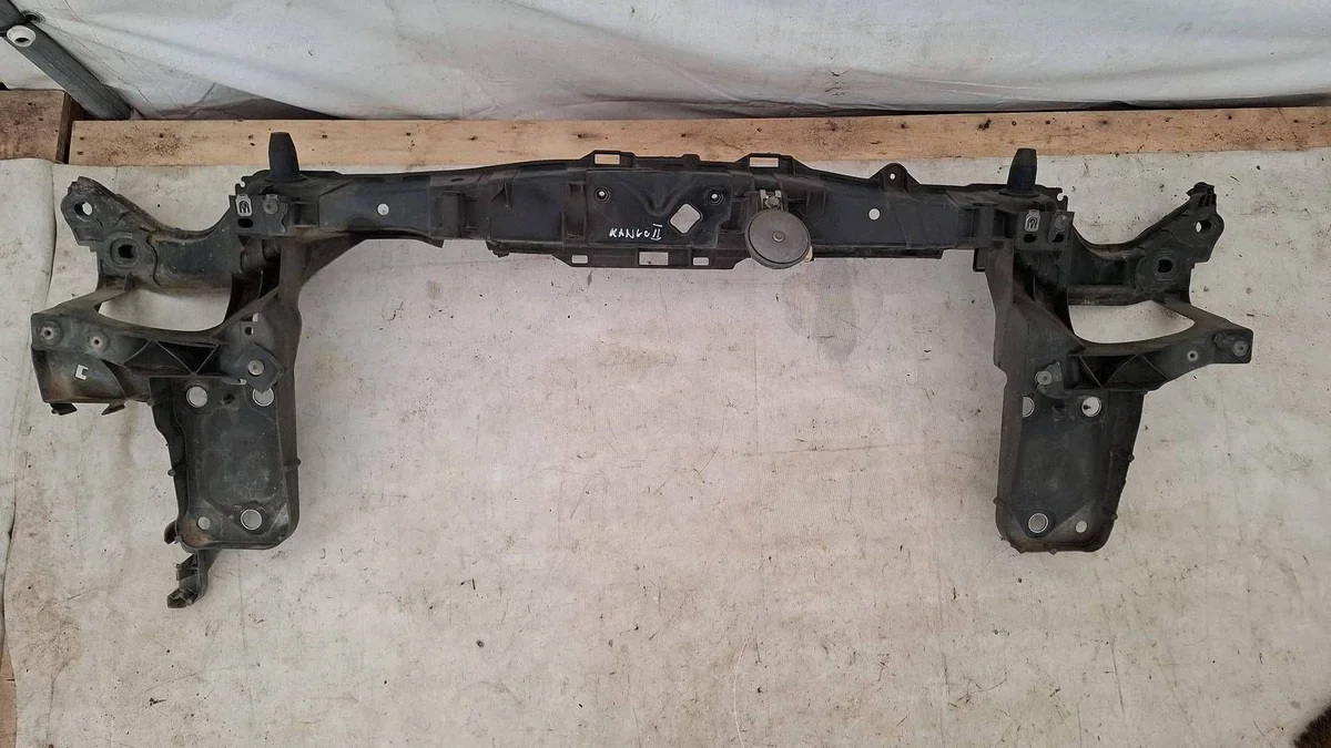 Radiator Mounting Panel Kangoo II 8200393685