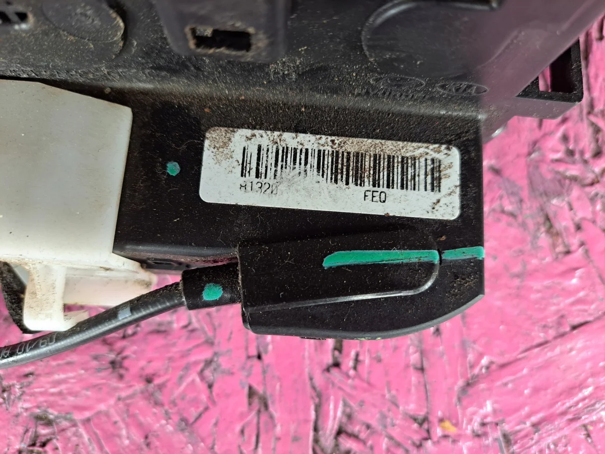 HYUNDAI IX35 10-15 Oikea Etusumuovi 4 PIN image 5
