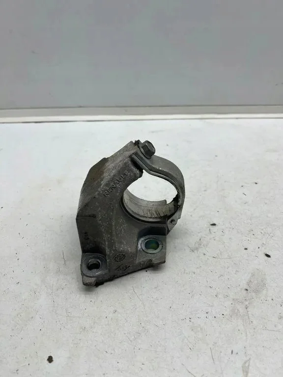 Nissan Qashqai J12 Axle Shaft Bearing Bracket Used