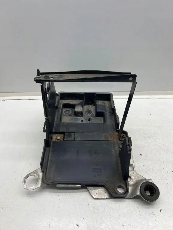 Ford Focus III Battery Tray 1.5L Diesel