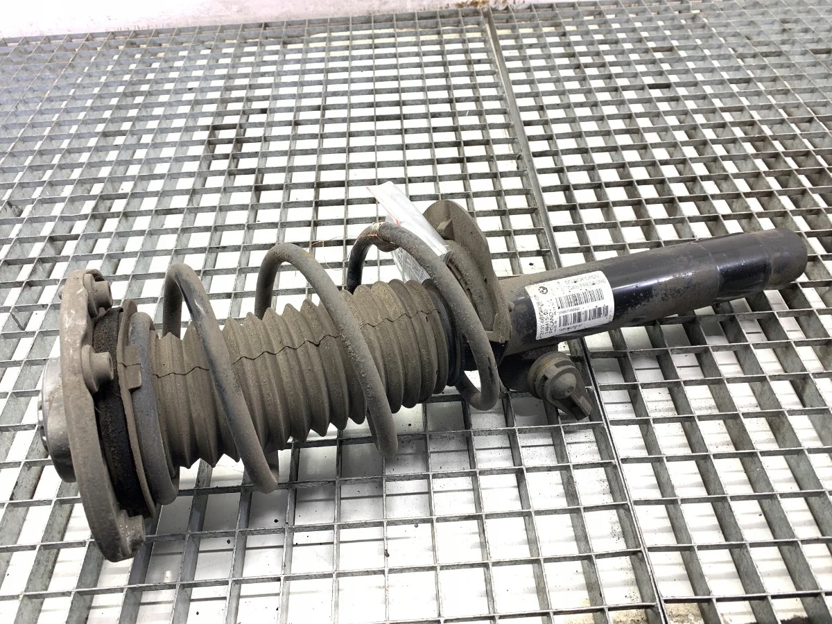 Oikea etuiskunvaimennin BMW F31 6873808