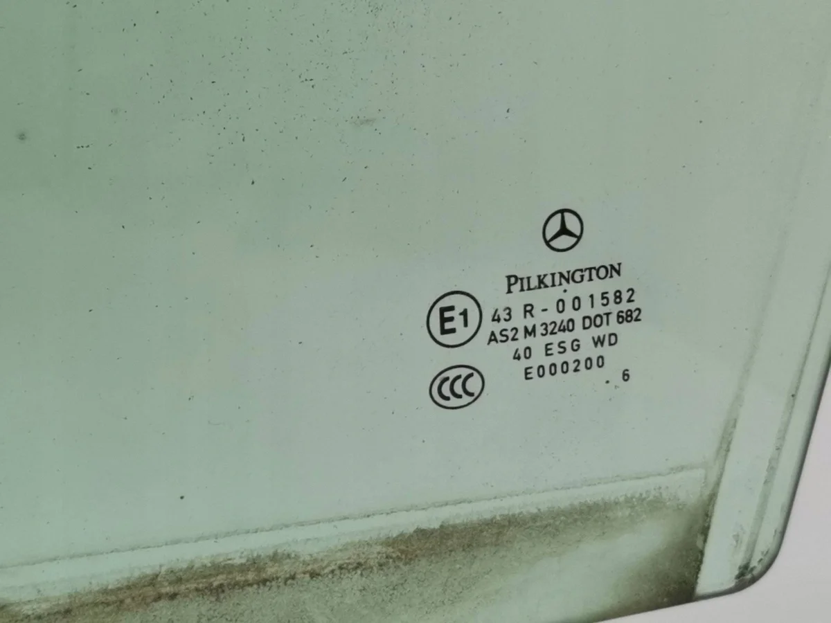 Mercedes C-W204 Kombi Etuovi Lasi Vasen