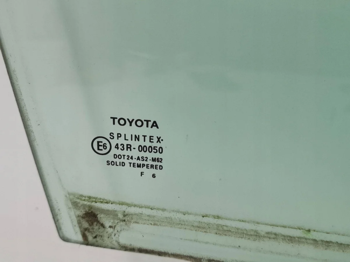 Toyota Avensis T250 2008 etuoven lasi OE