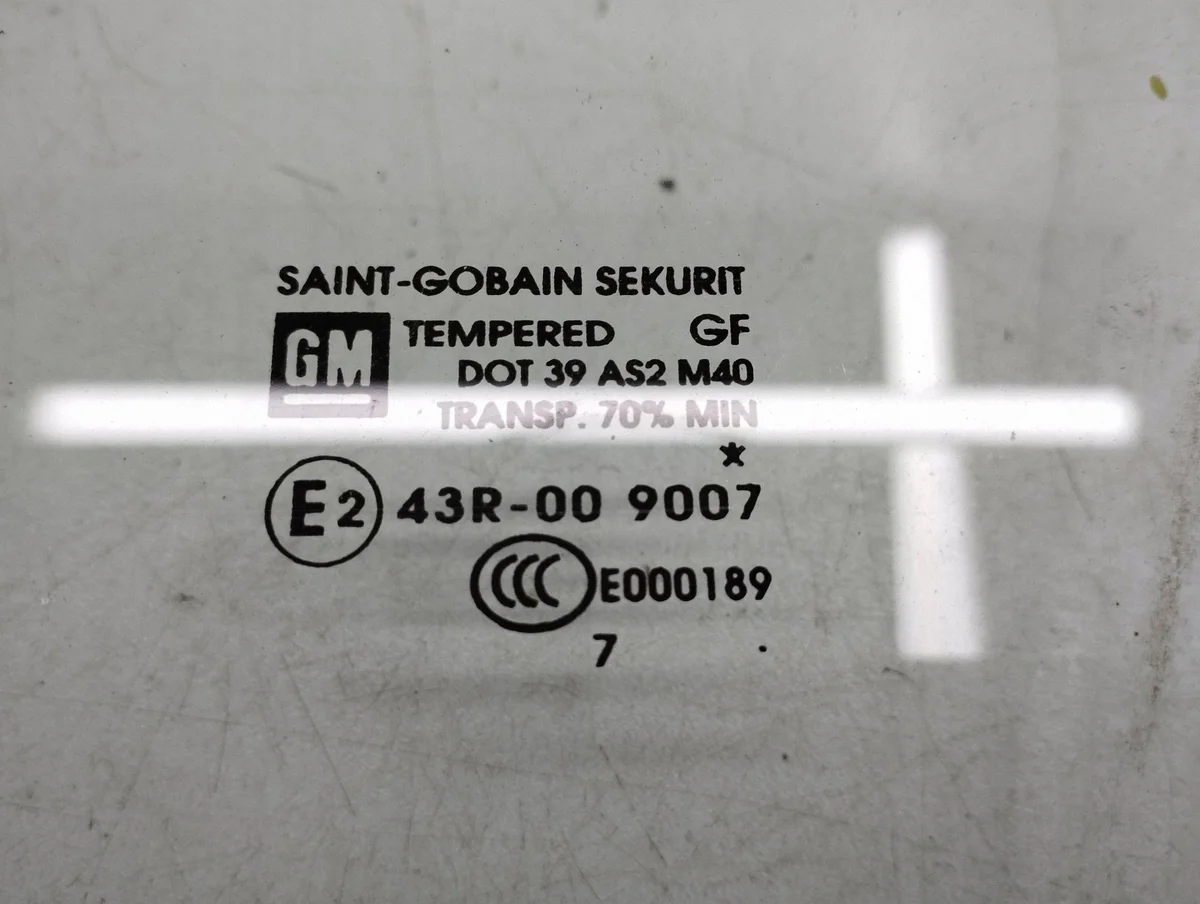 Opel Corsa D 2007 Etuoven lasi vasen