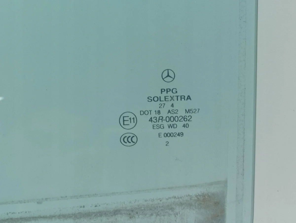 Mercedes-Benz C W203 2005 takalasin lasi