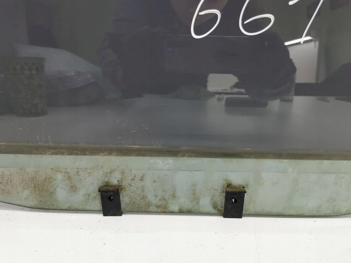 Audi A4 S4 B5 Bakre dörrglas vänster image 6