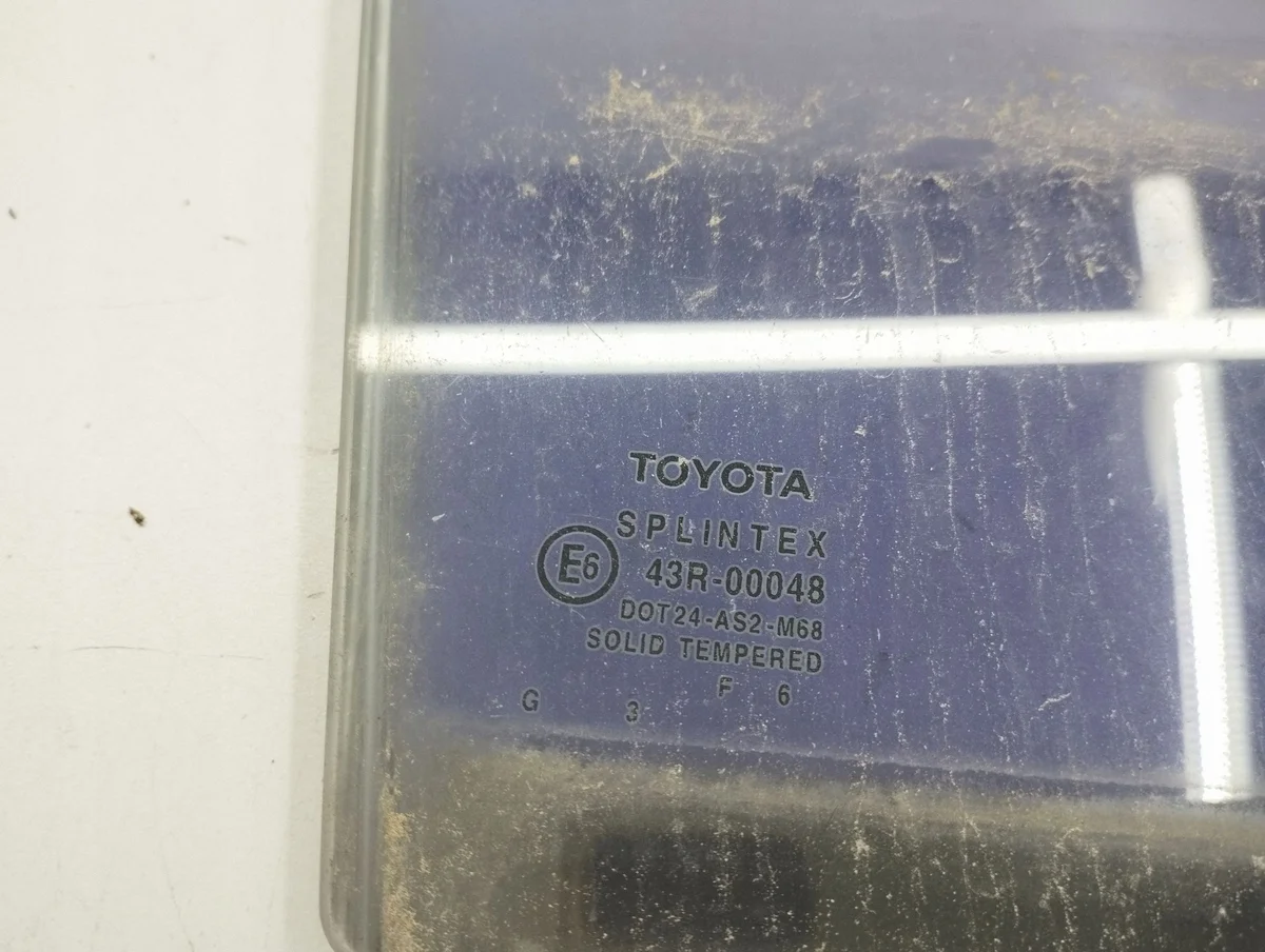 Toyota Corolla E120 E130 Vitre Arrière Droite image 6