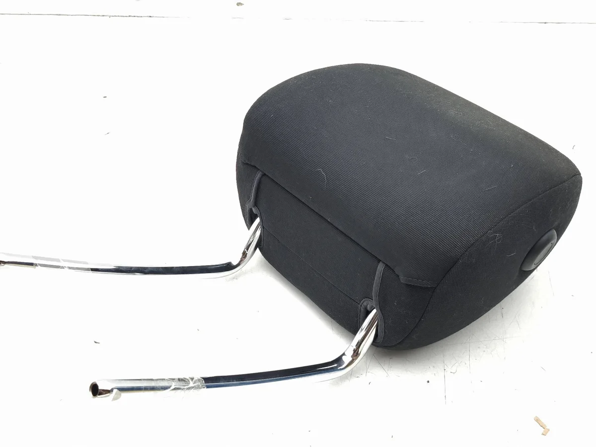 Mercedes B W246 W242 2013 Kopfstütze vorne