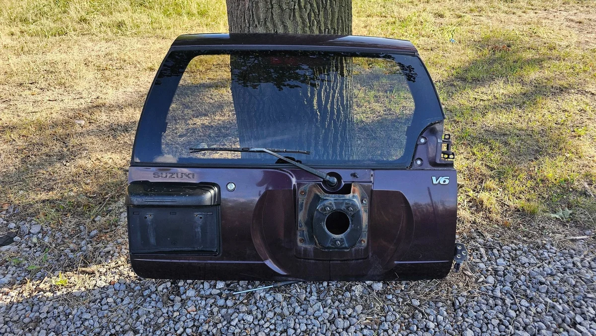 Suzuki XL7 I Rear Trunk Hatch Tailgate KOY110