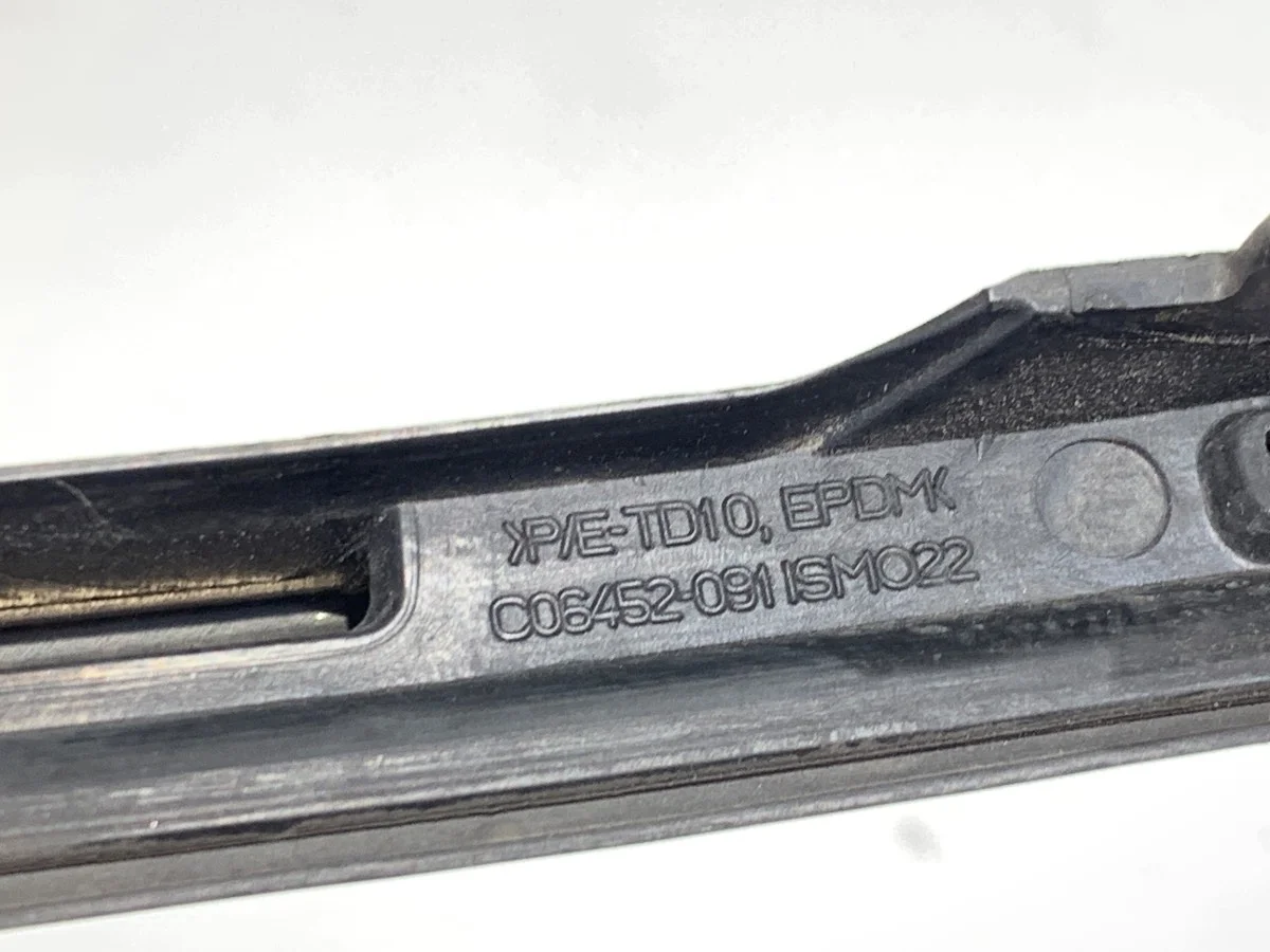 Grilllist höger Citroen C4 Picasso II image 4