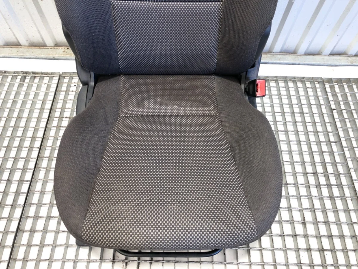 Kia Sportage II etuistuin oikea LORK-1867-18502