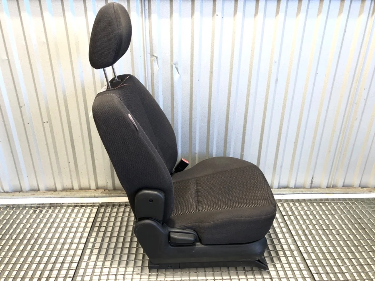 Asiento delantero derecho Kia Sportage II image 6