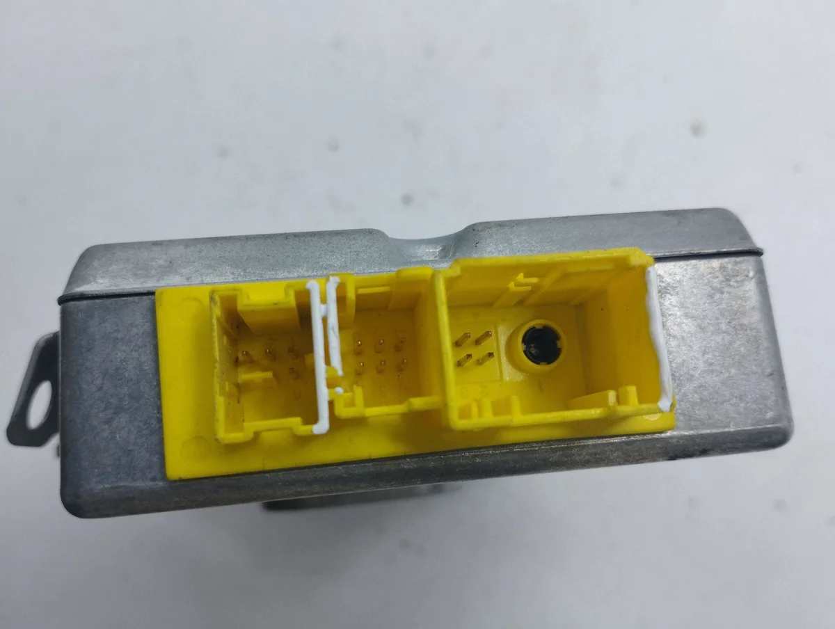 BMW 5 E60 E61 Door Module 61356957762 image 4