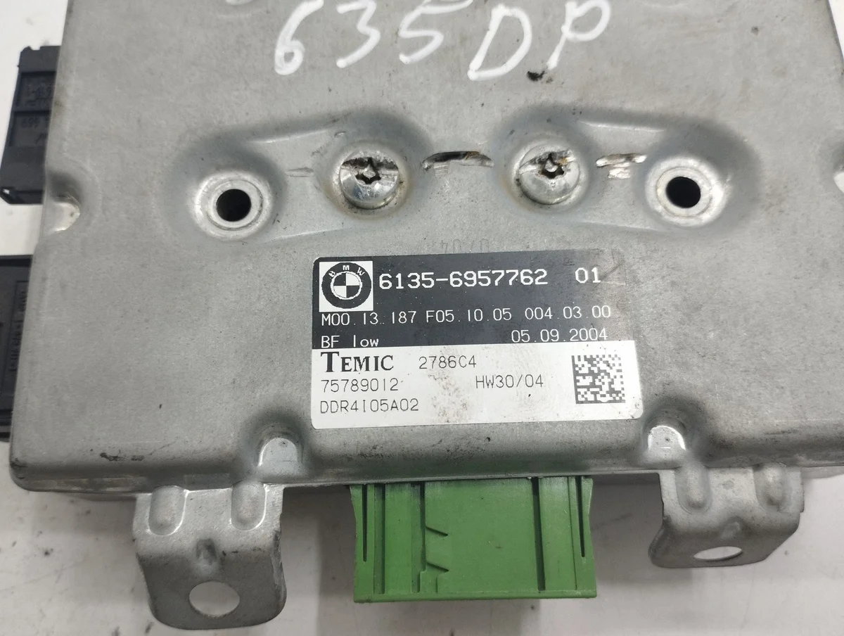BMW 5 E60 E61 Door Module 61356957762 image 6