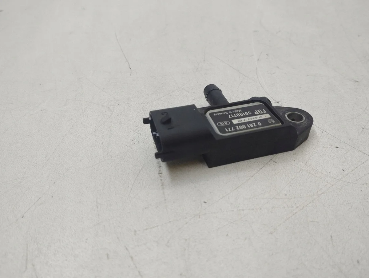 DPF-paineanturi Saab 9-3 1.9 TID 0281002771