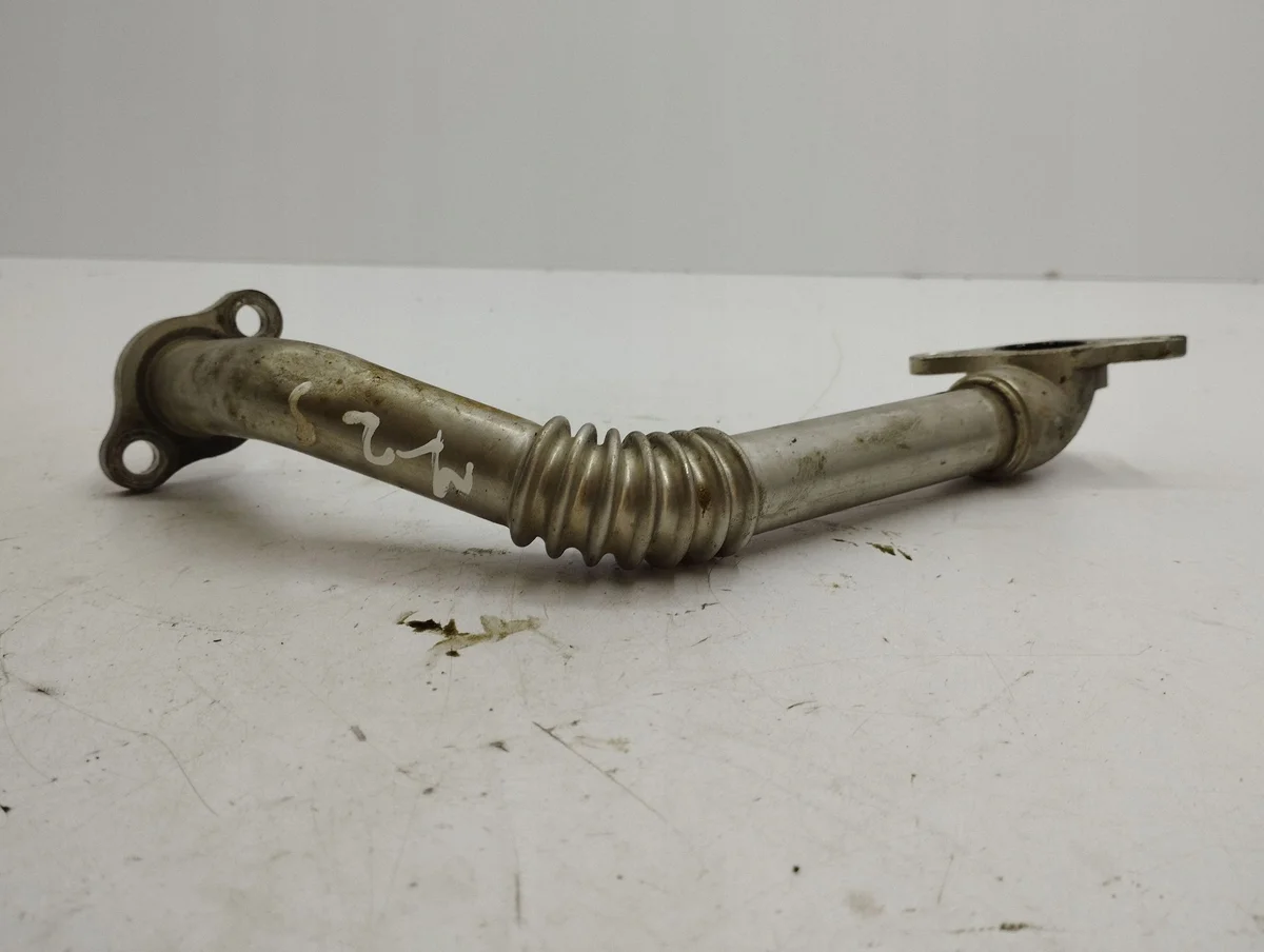Toyota Corolla Verso EGR Rohr AMD100645 Gebraucht image 3