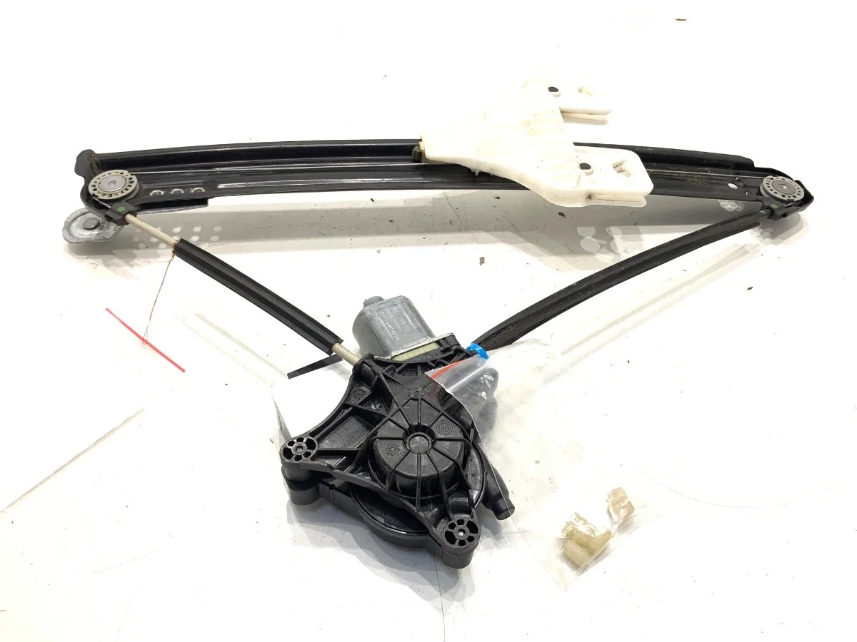 Fönsterhiss höger bak Seat Ateca image 3