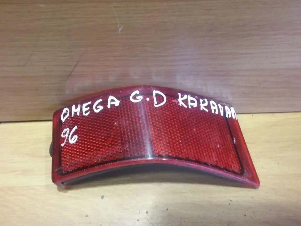 Refletor Traseiro Direito Opel Omega B Usado