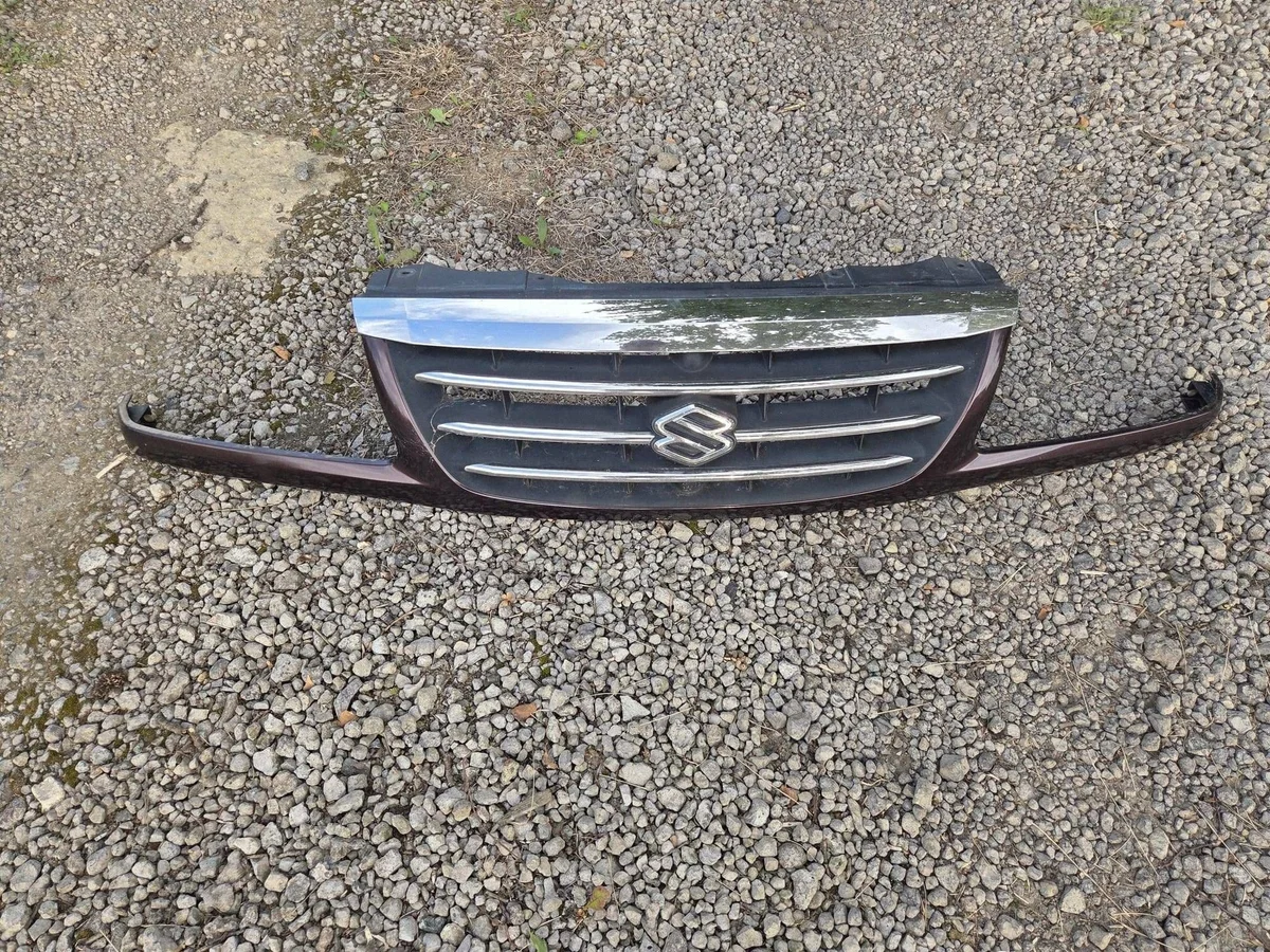 Suzuki Grand Vitara I Grill 7211165D10