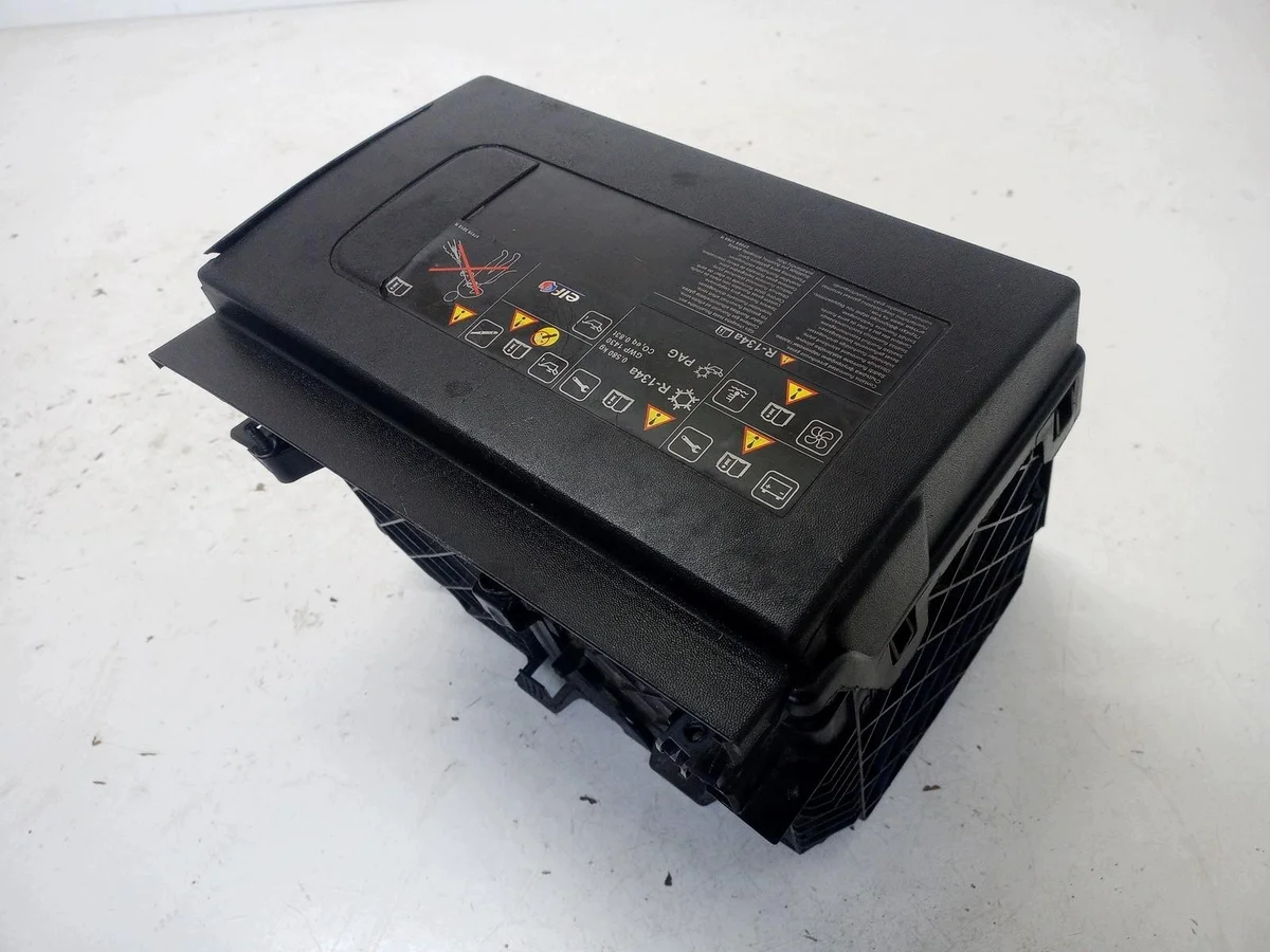 Base de Batería Renault Trafic III 244460003R image 5